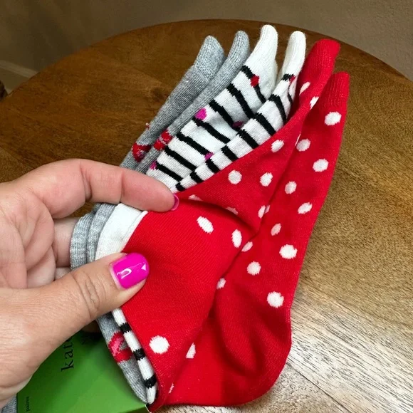 Kate Spade Valentine’s Day lips polka dot stripes shortie crew socks 3 pack - Picture 7 of 7